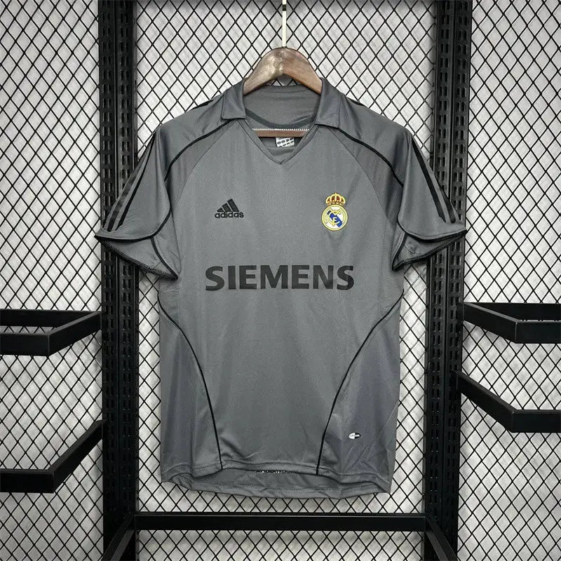 Retro Real Madrid Third Jersey 05/06 Football Kit
