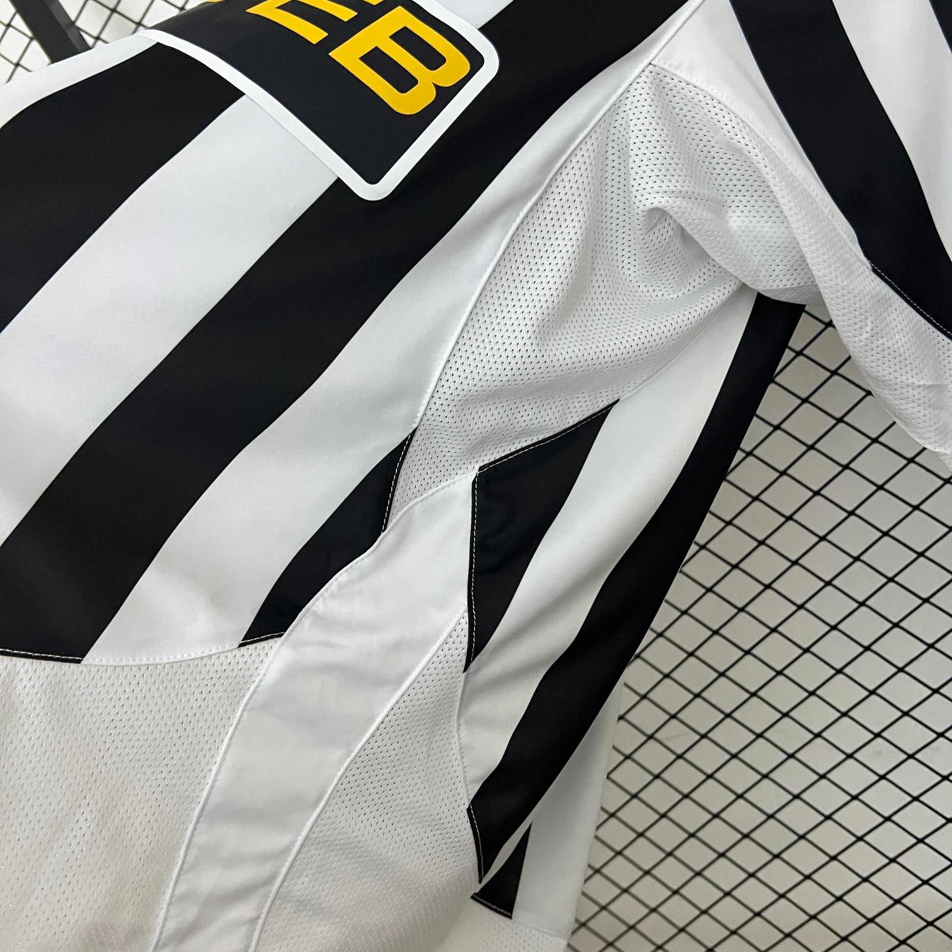 Retro Juventus Jersey 2003-04 Home Football Kit Soccer Jersey