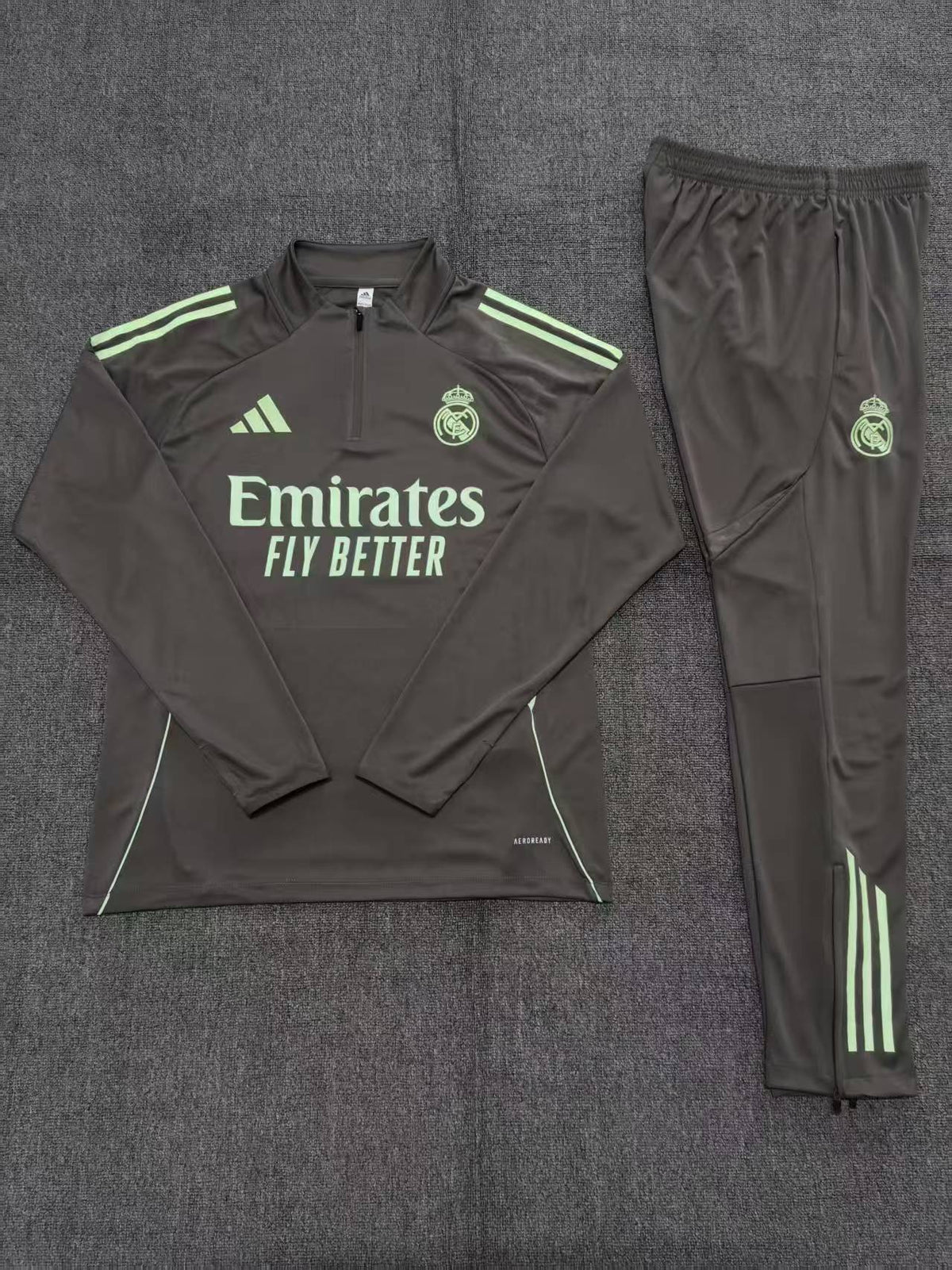 Kids Real Madrid Training Tracksuits 25/26 Football Kit Soccer Jersey