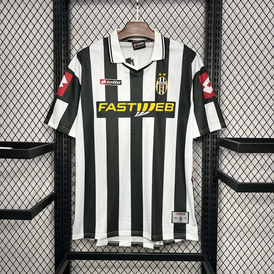 Retro Juventus Home Kit 2001/02 Football Jersey