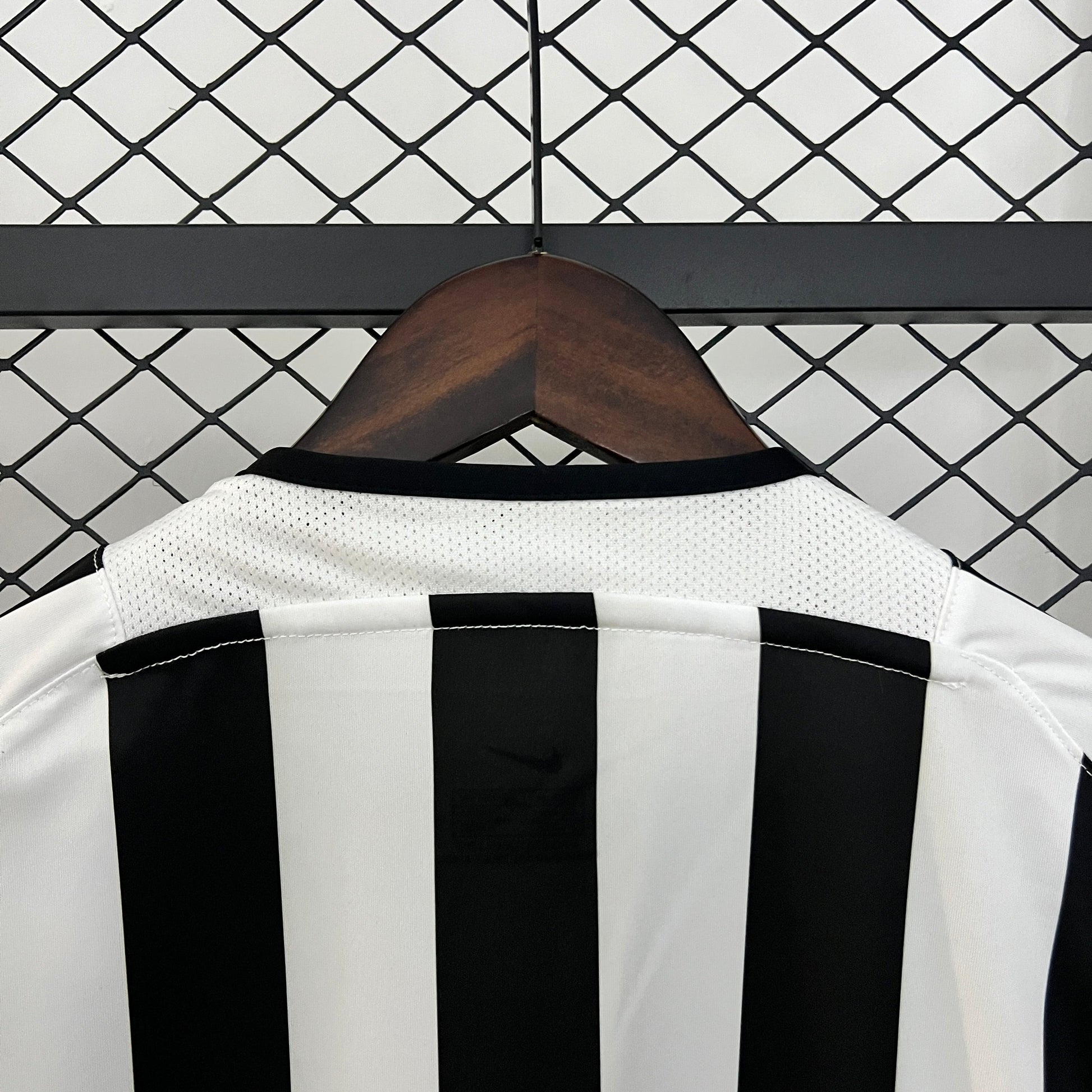 Retro Juventus Jersey 2003-04 Home Football Kit Soccer Jersey