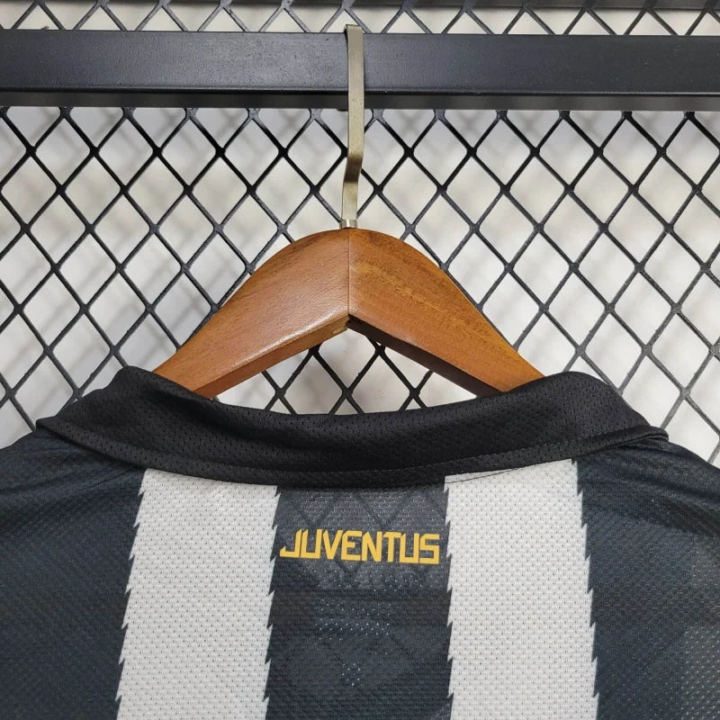 Retro Juventus Jersey Home Kit 2010/11 Football Soccer Shirt