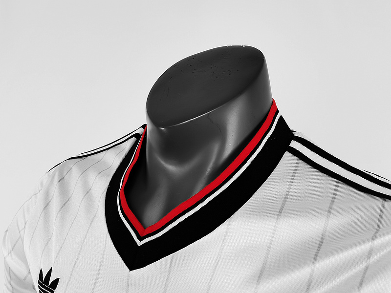 Manchester United Retro Jersey 1983 Away Football Jersey Soccer Shirt