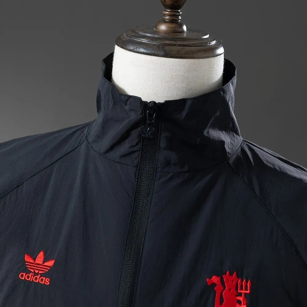 Manchester United Windbreaker 2025/26 Black Football Kit